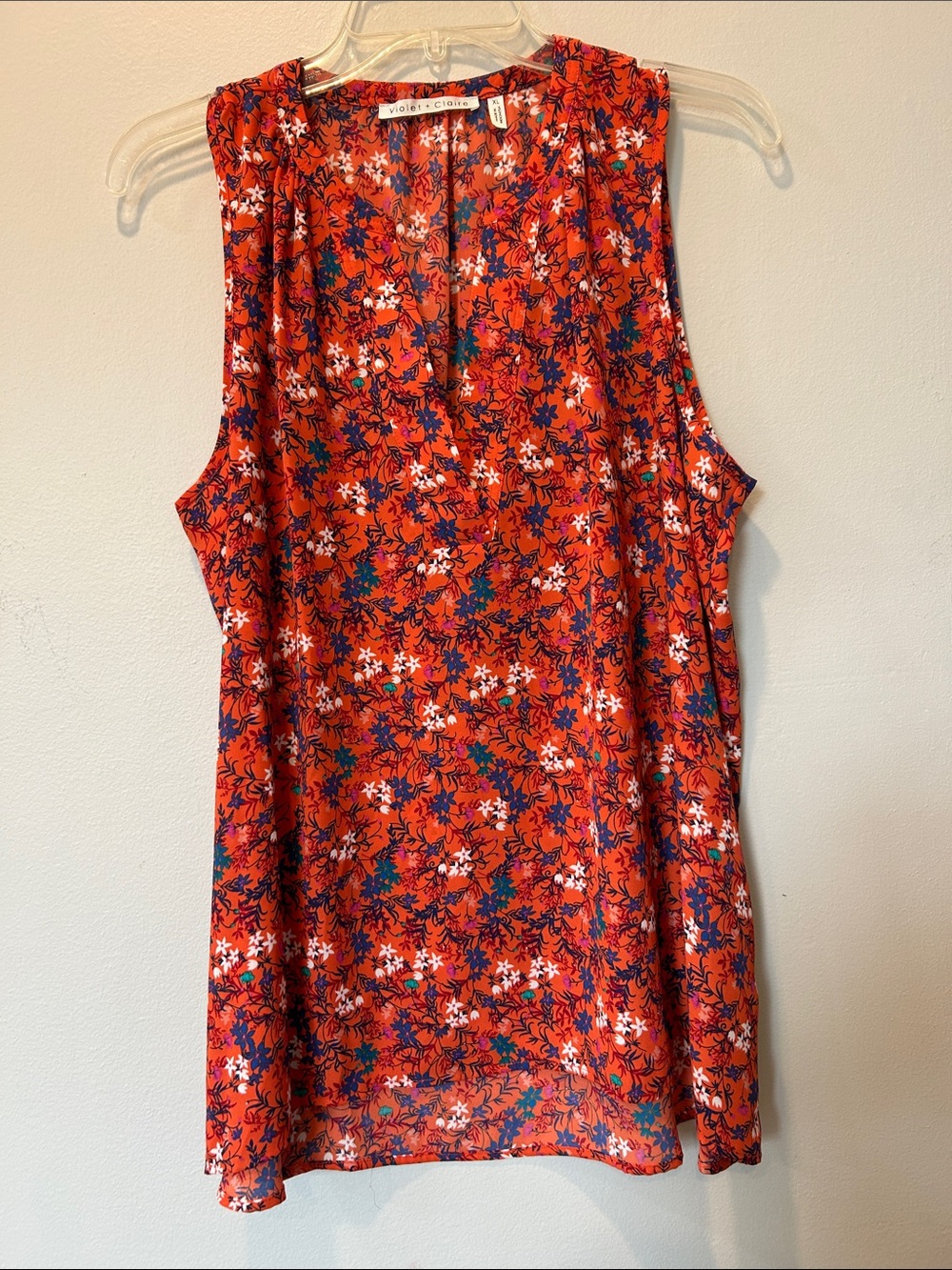 Violet & Claire Orange Floral V-Neck Sleeveless Blouse